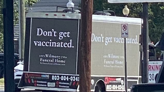 Mesazhi sensibilizues vjen nga një “shtëpi funerale“: Mos u vaksinoni, shihemi së shpejti”! Mesazhi sensibilizues vjen nga një “shtëpi funerale“: Mos u vaksinoni, shihemi së shpejti”!