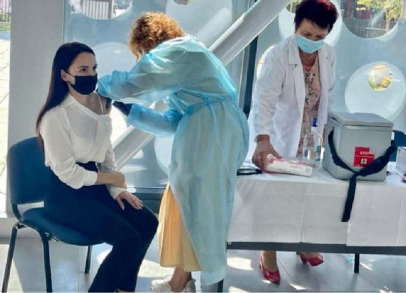 Rama kujtesë studentëve: Nuk do futeni në auditore nëse nuk vaksinoheni