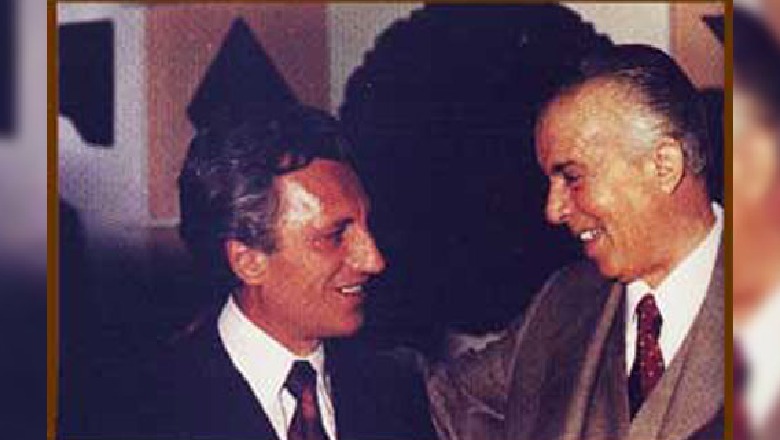 Pëllumb Kulla rrëfen batutat e Dritëro Agollit me Enver Hoxhën: Shkurt, o shoku Enver, unë me një nga këto, heroinkat tona pozitive, nuk do të martohesha kurrë Pëllumb Kulla rrëfen batutat e Dritëro Agollit me Enver Hoxhën: Shkurt, o shoku Enver, unë me një nga këto, heroinkat tona pozitive, nuk do të martohesha kurrë