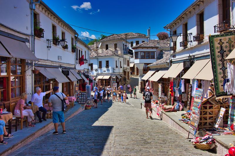 Ka ardhur koha t’u kthejmë vendeve emrat origjinalë shqip! Ka ardhur koha t’u kthejmë vendeve emrat origjinalë shqip!