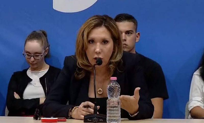 Frrok Çupi e Demalia i zbardhin biografinë Evi Kokalarit: Mashtruese, i ati i saj ka qenë sekretar partie në komunizëm! S’ka ndikim në Kongres dhe i shërben lobit grek Frrok Çupi e Demalia i zbardhin biografinë Evi Kokalarit: Mashtruese, i ati i saj ka qenë sekretar partie në komunizëm! S’ka ndikim në Kongres dhe i shërben lobit grek