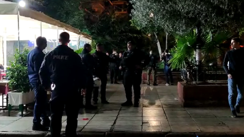 Tronditëse! Shqiptari vritet në mes të Athinës, vendi kontrollohet nga bandat Tronditëse! Shqiptari vritet në mes të Athinës, vendi kontrollohet nga bandat