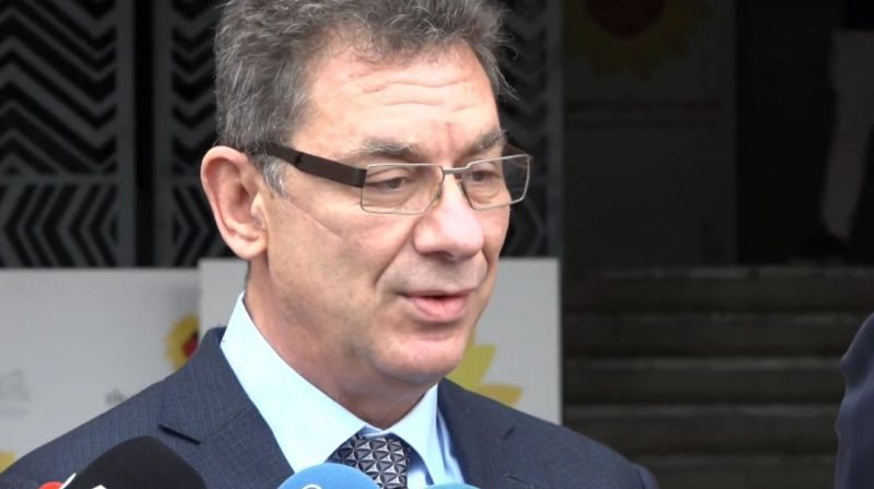 “I thashë të bëjmë ‘video call’, por…”, shefi i Pfizer flet për takimin me Ramën në New York dhe zbulon dhuratën që kryeministri i ka dhënë: Nuk do të harroj kurrë “I thashë të bëjmë ‘video call’, por…”, shefi i Pfizer flet për takimin me Ramën në New York dhe zbulon dhuratën që kryeministri i ka dhënë: Nuk do të harroj kurrë