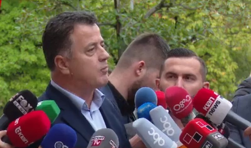 Shpërthen keq Flamur Noka, zbulon si e ka quajtur Lulzim Basha qeverinë e Sali Berishës: Dënoj fyerjet dhe poshtërimet e tij, askush nuk ka guxuar ta quajë kështu Shpërthen keq Flamur Noka, zbulon si e ka quajtur Lulzim Basha qeverinë e Sali Berishës: Dënoj fyerjet dhe poshtërimet e tij, askush nuk ka guxuar ta quajë kështu