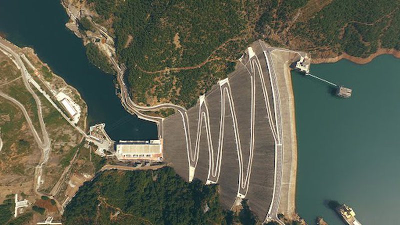 “Nuk duheshin shitur hidrocentralet”, ish-zv.ministri thumbon Berishën: Pse po rriten çmimet në Shqipëri