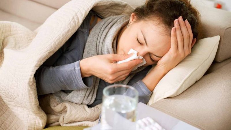Ftohja dhe gripi/ Eksperti jep disa këshilla të rëndësishme para dimrit: Si t’i largoni simptomat e pakëndshme në më pak se 24 orë