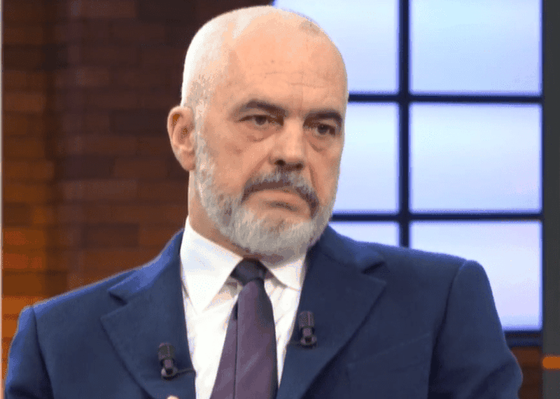 “Nuk di a të iki apo të rri në Shqipëri”?  Rama i përgjigjet vajzës: Meqë janë çunat këtu, Leo Messi ishte një problem…