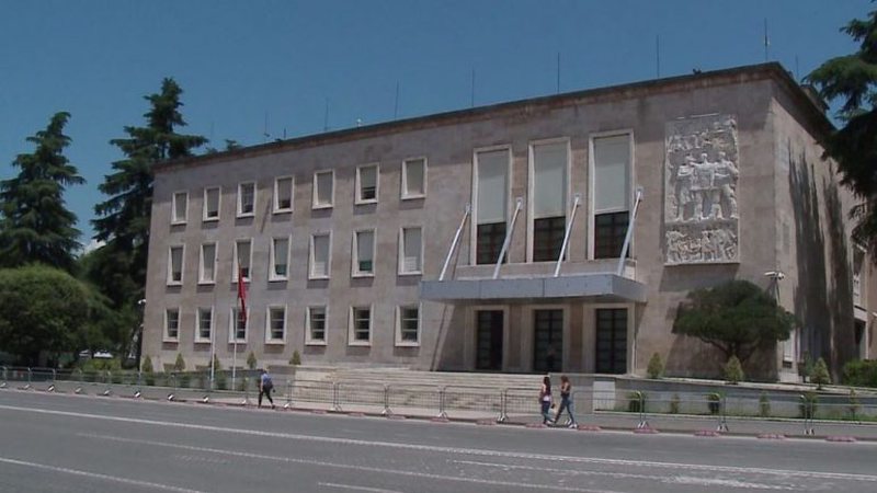 Rritet ndihma ekonomike dhe pagat! Ja kategoria që përfiton Rritet ndihma ekonomike dhe pagat! Ja kategoria që përfiton