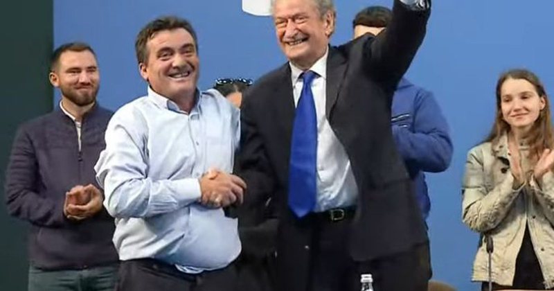 Kuksian i që do marr në varr foton e Berishës! Saliu i realizon ëndrrën militantit të  “çartur”