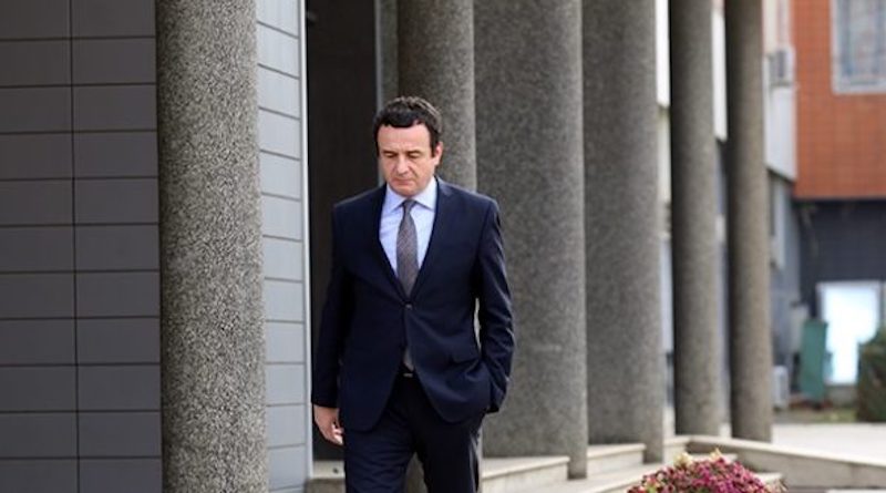 Sovranisti delirant Kurti i tregon “kufirin” SHBA-së: Ju respektoj, por…më ka zgjedhur populli jo ambasadori Sovranisti delirant Kurti i tregon “kufirin” SHBA-së: Ju respektoj, por…më ka zgjedhur populli jo ambasadori