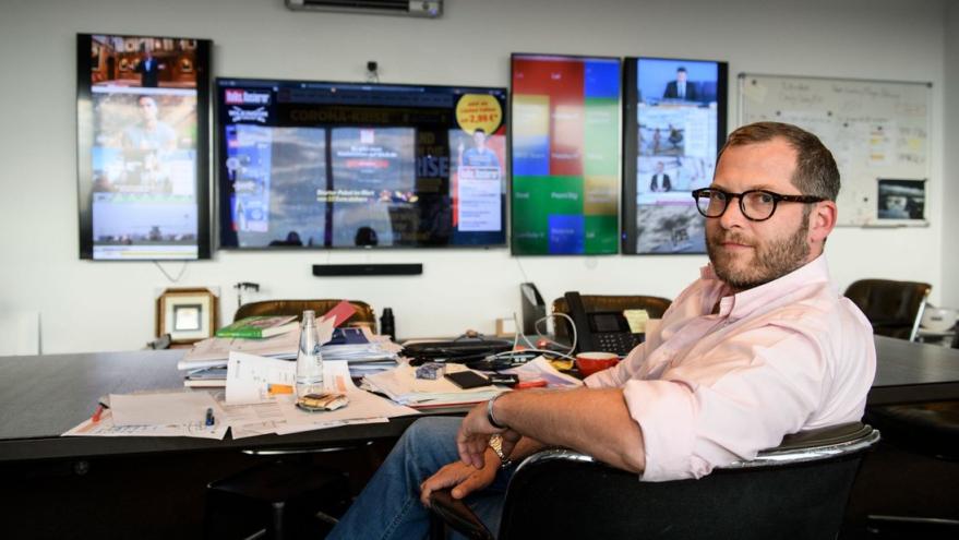 Pushohet nga puna drejtuesi i prestigjozes “Bild”, arsyet: Marrëdhëniet intime me stafin, gënjeshtra dhe një pagesë sekrete Pushohet nga puna drejtuesi i prestigjozes “Bild”, arsyet: Marrëdhëniet intime me stafin, gënjeshtra dhe një pagesë sekrete