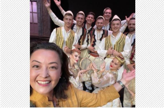 “E dua Shqipërinë”! Yuri Kim merr pjesë në shfaqjen për Fitnete Rexhën “E dua Shqipërinë”! Yuri Kim merr pjesë në shfaqjen për Fitnete Rexhën