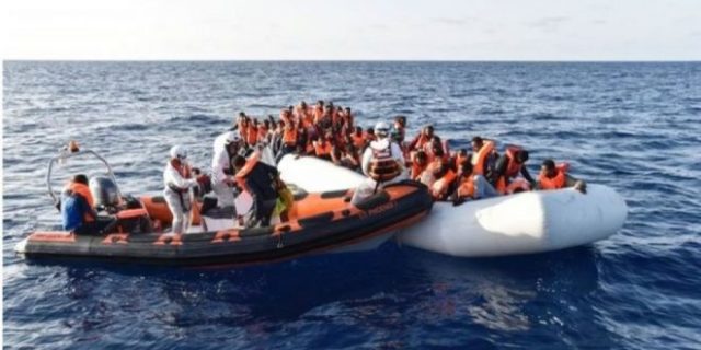 “The Sun”: Shqipëria pranon të kthehet në një kamp refugjatësh, per emigrantët e paligjshëm që kapen në Britani “The Sun”: Shqipëria pranon të kthehet në një kamp refugjatësh, per emigrantët e paligjshëm që kapen në Britani