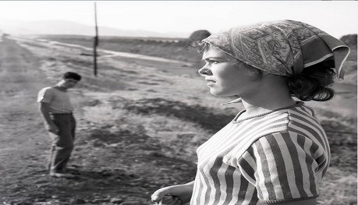 Aktorja Elida Topçiu dhe aktori Pandi Siku në këtë kompozim të filmit “Brazdat” Aktorja Elida Topçiu dhe aktori Pandi Siku në këtë kompozim të filmit “Brazdat”