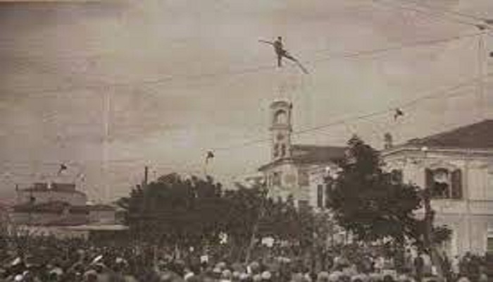 Ali Xhixha, mjeshtri i cirkut dhe i akrobacisë, nderohet me titullin “Nderi i Kombit” pas vdekjes Ali Xhixha, mjeshtri i cirkut dhe i akrobacisë, nderohet me titullin “Nderi i Kombit” pas vdekjes