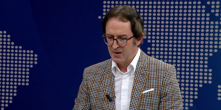 Alizoti ka informacion të gabuar: “Kur Rama shëtiste në bllok unë isha në internim… në fakt Rama shëtiste në rrugën Muhamet Gjollesha në breg të Lanës Alizoti ka informacion të gabuar: “Kur Rama shëtiste në bllok unë isha në internim… në fakt Rama shëtiste në rrugën Muhamet Gjollesha në breg të Lanës