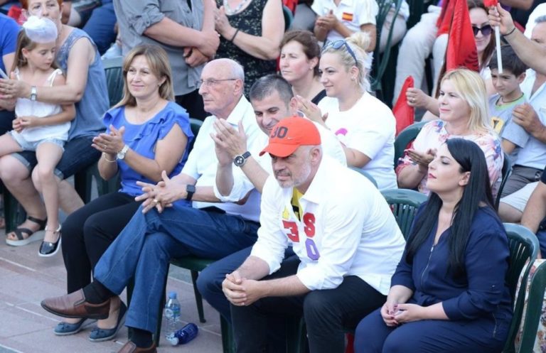 Kriza energjitike: Ku është Shqipëria me çmimet dhe me pagat në krahasim me vendet e Ballkanit! Kriza energjitike: Ku është Shqipëria me çmimet dhe me pagat në krahasim me vendet e Ballkanit!