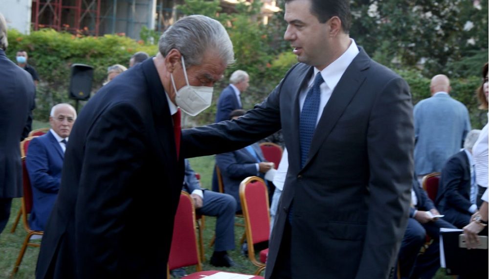 “Zëri i Amerikës”: Zgjerohet përplasja Berisha-Basha brenda PD “Zëri i Amerikës”: Zgjerohet përplasja Berisha-Basha brenda PD