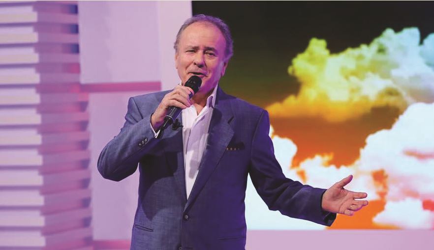 Këngëtari i mirënjohur Bashkim Alibali feston 64 vjetorin e lindjes Këngëtari i mirënjohur Bashkim Alibali feston 64 vjetorin e lindjes