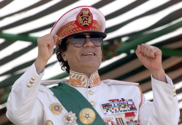 Dhjetë vjet nga vdekja e Muammar Gaddafi: Kaos dhe nostalgji në Libi Dhjetë vjet nga vdekja e Muammar Gaddafi: Kaos dhe nostalgji në Libi