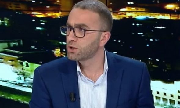 Kavajasi i Elbasanit/ Një portret i paautorizuar për dyshin e PD pas një sherri në Parlament mes vrasësit dhe hajdutit Kavajasi i Elbasanit/ Një portret i paautorizuar për dyshin e PD pas një sherri në Parlament mes vrasësit dhe hajdutit