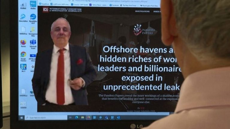 “Pazari” kur po ndërrohej pushteti: Miku i politikanëve mori 3.6 mln euro në kohën kur Berisha po ikte dhe vinte Rama “Pazari” kur po ndërrohej pushteti: Miku i politikanëve mori 3.6 mln euro në kohën kur Berisha po ikte dhe vinte Rama