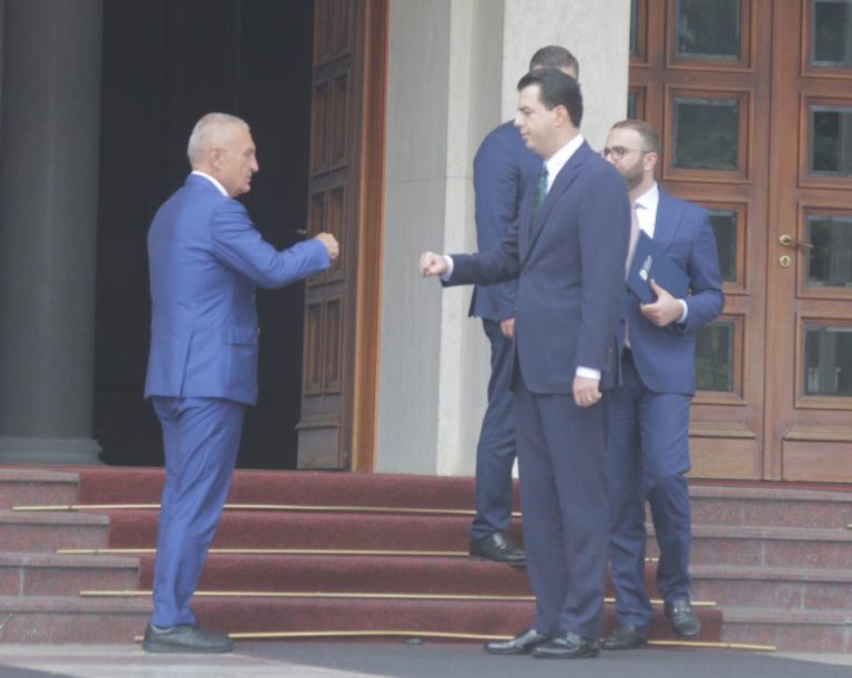 Vetingu sipas PD-së rrëzon shtetin dhe krerët e politikës shqiptare Vetingu sipas PD-së rrëzon shtetin dhe krerët e politikës shqiptare