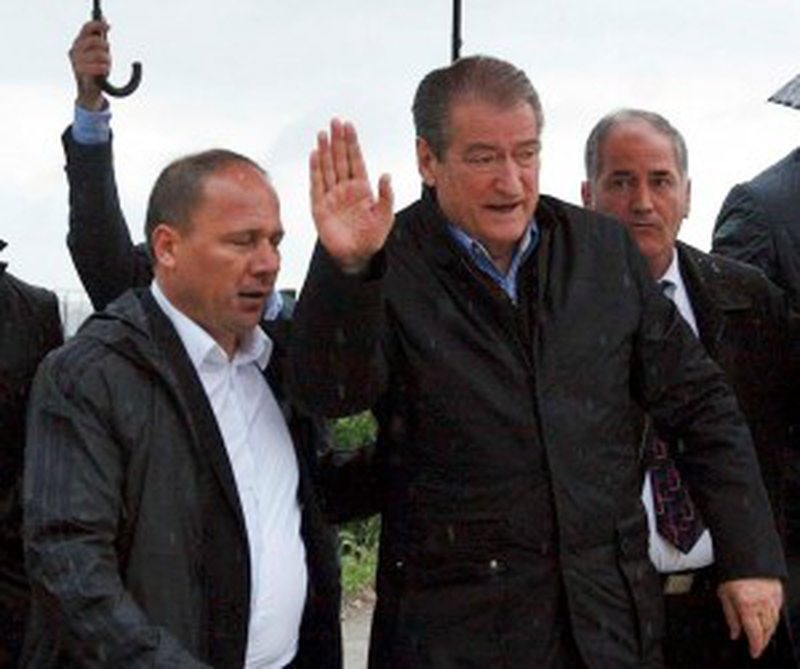 “Ai është idhulli im”! Xhelal Mziu tradhton Berishën