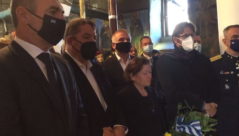 Tri ditë nëna e vdekur në Himarë, por Piro Dhima shfaqet pranë prindërve të ekstremistit Kacifas