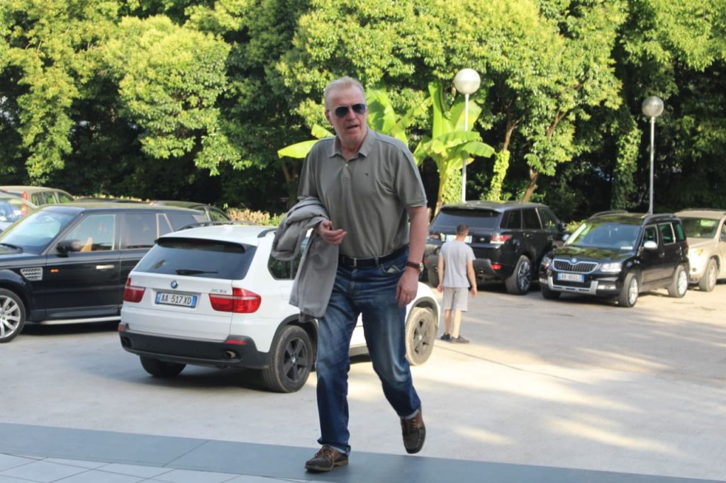 INVESTIGIMI: Implikimi i Genc Pollos dhe motrës së tij, në një skemë prej 16 milionë eurosh INVESTIGIMI: Implikimi i Genc Pollos dhe motrës së tij, në një skemë prej 16 milionë eurosh