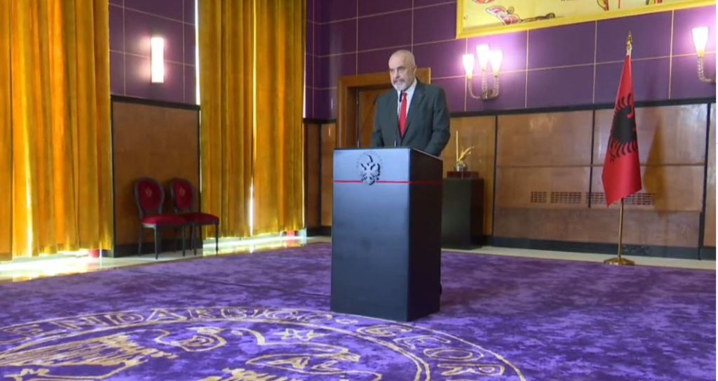 Nga lufta vijmë, në luftë shkojmë: Po a ka ndonjë plan Rama, për krizën e tmerrshme që na paralajmëroi? Nga lufta vijmë, në luftë shkojmë: Po a ka ndonjë plan Rama, për krizën e tmerrshme që na paralajmëroi?