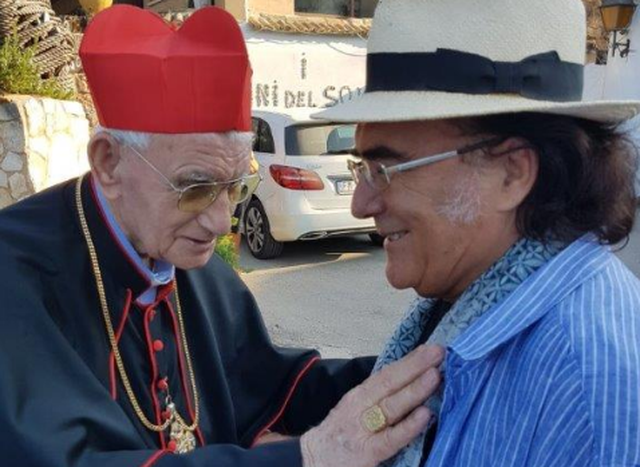 Kardinal Ernest Troshani feston 93-vjetorin, një urim special i vjen nga Al Bano Kardinal Ernest Troshani feston 93-vjetorin, një urim special i vjen nga Al Bano