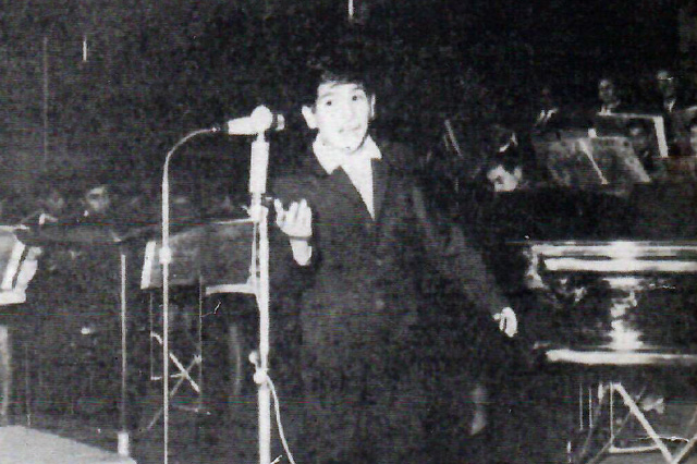 “Dhuratë për ditëlindje” kënga fituese në festivalin e këngës 1969, kënduar nga David Tukiçi “Dhuratë për ditëlindje” kënga fituese në festivalin e këngës 1969, kënduar nga David Tukiçi