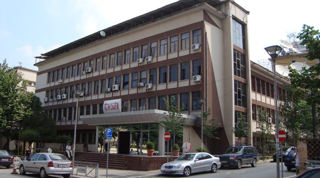 Replikë me kolegun Lutfi Dervishi për sukseset imagjinare të RTSH! Replikë me kolegun Lutfi Dervishi për sukseset imagjinare të RTSH!