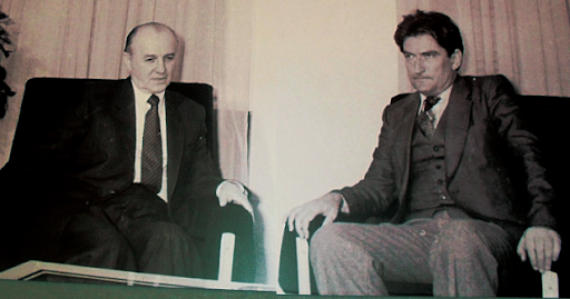 Avokati bën deklaratën e fortë: Ramiz Alia dhe babai i Karaxhiçit janë mjekuar në shtëpinë e Berishës gjatë luftës Avokati bën deklaratën e fortë: Ramiz Alia dhe babai i Karaxhiçit janë mjekuar në shtëpinë e Berishës gjatë luftës