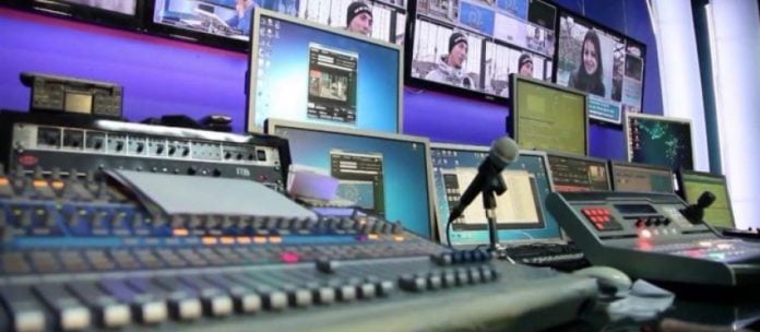 Mentor Kikia: As bukë, as ujë, vetëm “Përputhen” dhe lloqe politike … Ose një vështrim i trishtë mbi median shqiptare