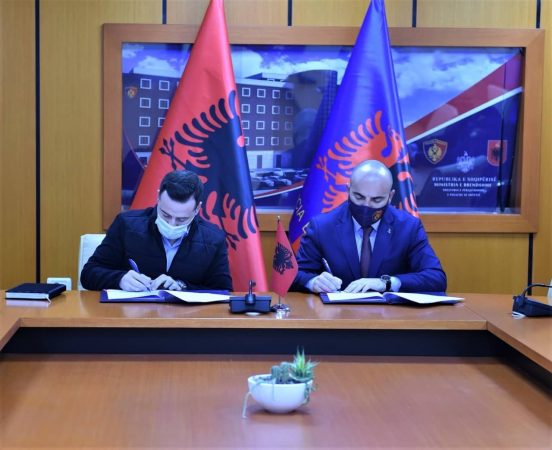 Paratë  e shqiptarvë! Policia me një “Chek up” tjetër për policët e droguar: Drejtori i ri i Policisë së Shtetit nënshkruan me  Laboratorin “Intermedica” kontratë për kontrollin periodik të punonjësve të policisë