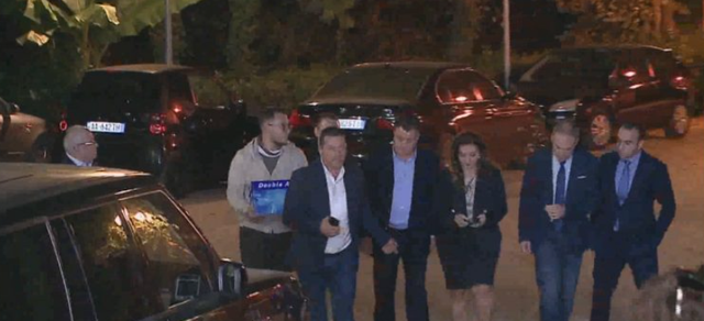 Me kuti në duar, kush janë sfiduesit e SHBA-së krahë Berishës që dorëzuan firmat në PD?!