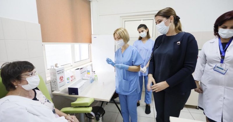 Pasaportat e gjelbra, bomba infektimi nga koronavirusi, çfarë po gatuhet në prapaskenë dhe misteri i kontratave të fshehta me “Pfizer” Pasaportat e gjelbra, bomba infektimi nga koronavirusi, çfarë po gatuhet në prapaskenë dhe misteri i kontratave të fshehta me “Pfizer”