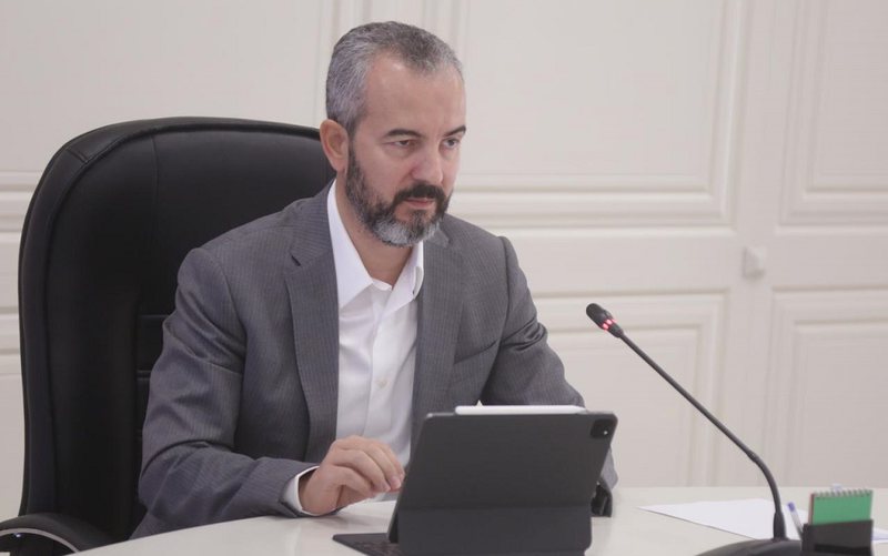 KQZ gati të vendosë precedent për personat “non grata”, Celibashi paralajmëron shqyrtimin e dosjes së Tom Doshit pavarësisht dorëheqjes