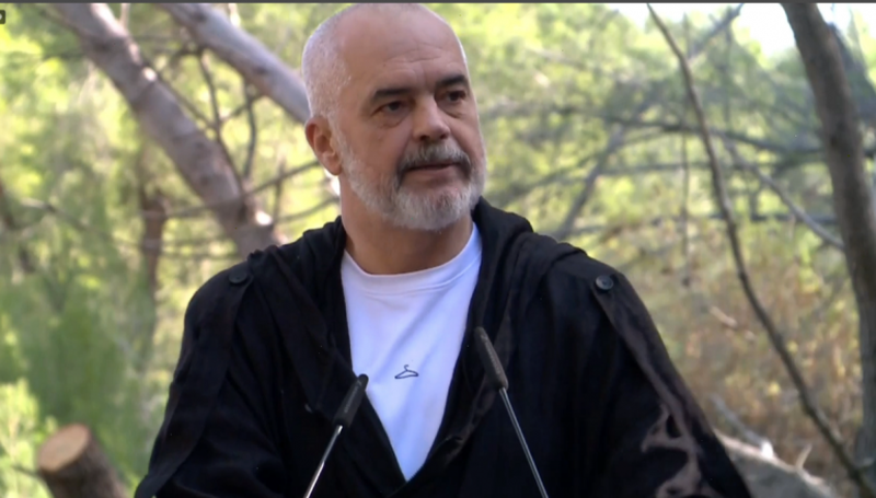 “Të jesh patriot s’do të thotë që të jesh gati të zbrazës pushkën në Facebook, por të…”, kryeministri Rama flet me tone të ashpra dhe komunikon vendimin më të fundit të qeverisë “Të jesh patriot s’do të thotë që të jesh gati të zbrazës pushkën në Facebook, por të…”, kryeministri Rama flet me tone të ashpra dhe komunikon vendimin më të fundit të qeverisë