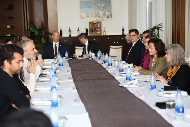 Shenja të këqija për të ardhmen e Metës! Delegacioni i senatorve amerikan e refuzon si kandidati i radhës për tu shpallur “non grata” Shenja të këqija për të ardhmen e Metës! Delegacioni i senatorve amerikan e refuzon si kandidati i radhës për tu shpallur “non grata”