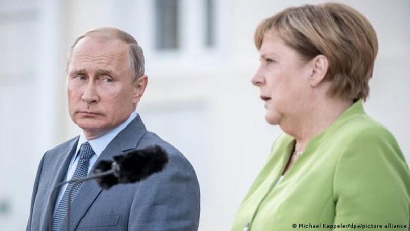 Çfarë po ndodh? Merkel telefonon me urgjencë Putin