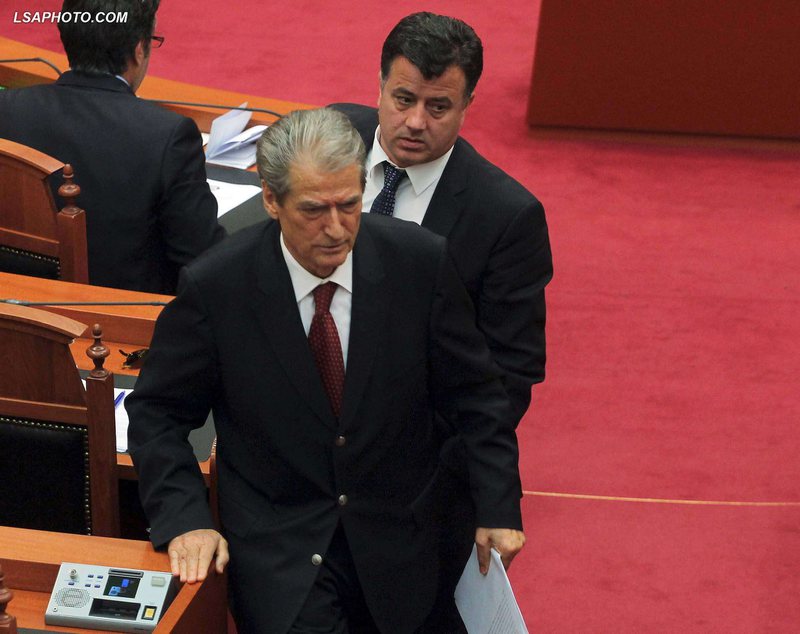 SKANDALI/ Del zbuluar mashtrimi i madh i Sali Berishës me foto dhe video!