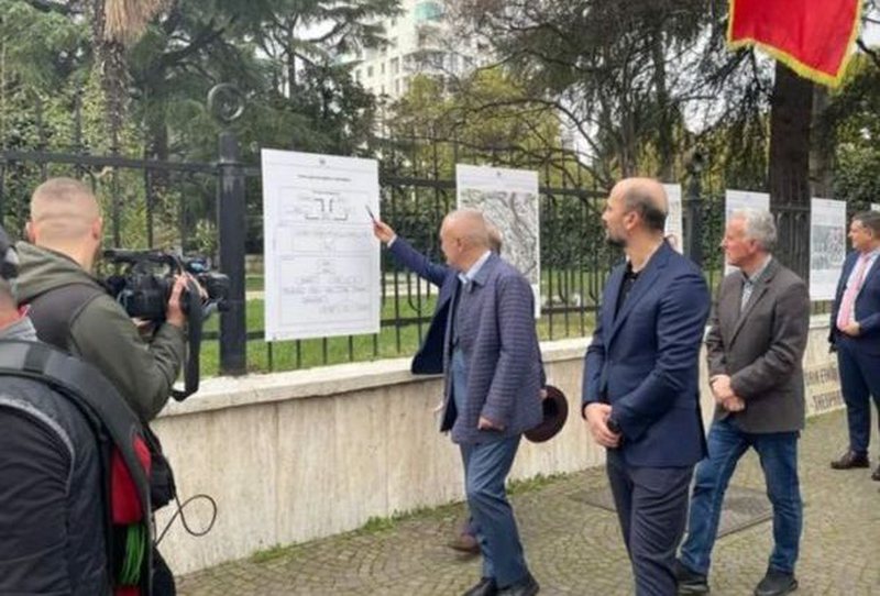 Kritika të forta: Ambasada e Greqisë notë proteste ndaj presidentit Ilir Meta! Ja çfarë shkruajnë mediat greke për presidentin Kritika të forta: Ambasada e Greqisë notë proteste ndaj presidentit Ilir Meta! Ja çfarë shkruajnë mediat greke për presidentin