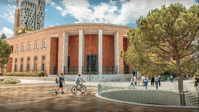 Nisin lëvizjet për reformimin e Bankës së Shqipërisë, Guvernatori i ri rrezikohet të kthehet në mollë sherri mes Qeverisë e Presidencës