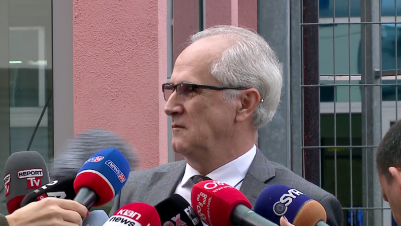 “Gjyqet nuk bëhen në media, por në gjykata”! Dvorani reagon pasi GJKKO pushoi padinë e Metës, Presidenca paralajmëron lëvizjen e radhës: Unë di ta ruaj sekretin! “Gjyqet nuk bëhen në media, por në gjykata”! Dvorani reagon pasi GJKKO pushoi padinë e Metës, Presidenca paralajmëron lëvizjen e radhës: Unë di ta ruaj sekretin!