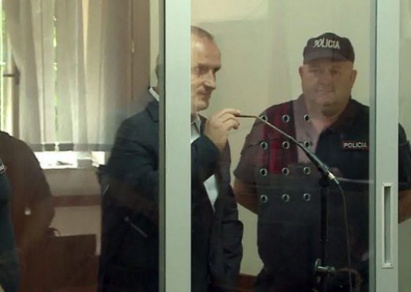 Vrasja e Azem Hajdarit! Izet Haxhia hap letrat në gjykatë dhe rrëfen detajet e 12 shtatorit: Zbardh lëvizjet e dyshimta të Berishës