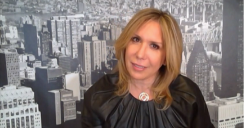 “Të kesh 3 partnerë ndërkohë që je e martuar është imoralitet”! Shpërthen “ameri-konia” e Foltores dhe befason me deklaratën e saj: Punonjësi i Ambasadës Amerikane fle me… “Të kesh 3 partnerë ndërkohë që je e martuar është imoralitet”! Shpërthen “ameri-konia” e Foltores dhe befason me deklaratën e saj: Punonjësi i Ambasadës Amerikane fle me…