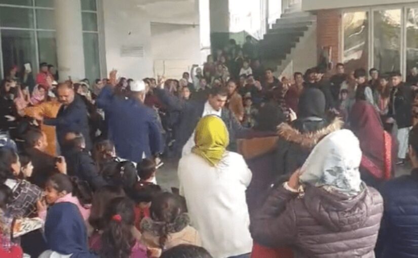 VIDEO/ Me muzikë dhe valle, afganët e strehuar në Shqipëri festojnë 28-29 Nëntorin VIDEO/ Me muzikë dhe valle, afganët e strehuar në Shqipëri festojnë 28-29 Nëntorin